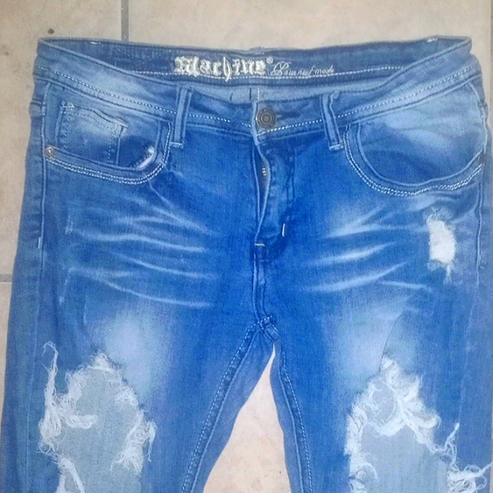 Machine distressed skinny jeans